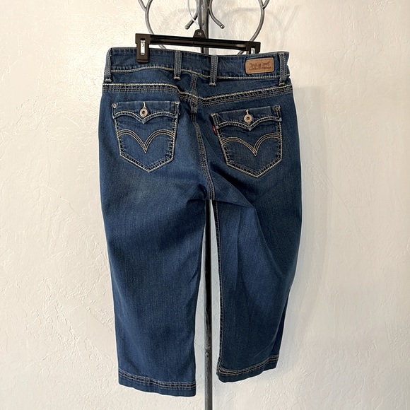 Levi’s, blue capri jeans, curve, size: 8, great condition - Picture 3 of 4